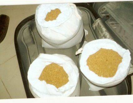 Gold dust, Handle Material : Wooden