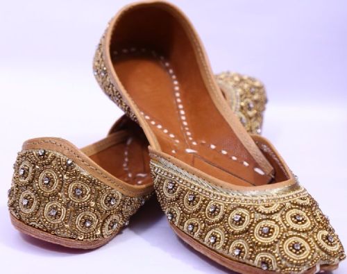 Punjabi Jutti Wedding, Color : Golden