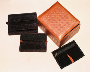 Polished Leather Jewelry Boxes, For Storing Jewellery, Size : 100x100x40cm, 150x150x60cm, 200x200x80cm