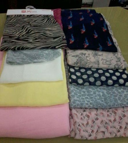 Polyester Chiffon Fabric, For Garments, Pattern : Plain, Printed