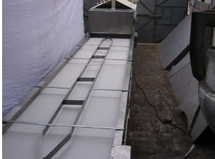 MICROTECH ENGINEERING Tomato Sorting Conveyor, Certification : ISO 9001:2008