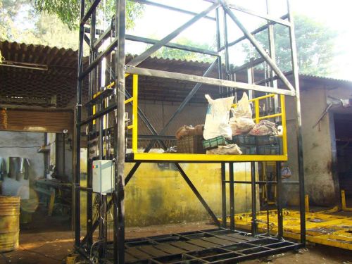 Hydraulic Goods Lifts