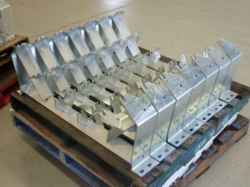 Rectangular Aluminium Conveyor Brackets, For Industrial, Length : 90-105mm