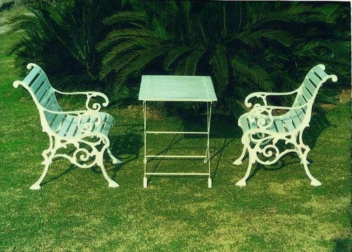 Polished Cast Iron Garden Benches, For Park, Feature : Attractive Designs, Comfortable, Stylish, Termite Proof