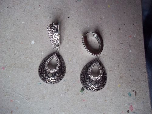 AMERICAN DIAMOND WONDERFUL DESIGNER EARRING