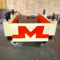 Electric 50Hz 10-100kg Vibrating Feeder, Capacity : 100kg/HR, 200kg/HR, 400kg/HR