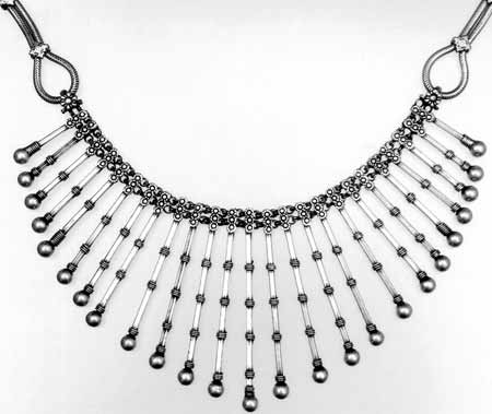 Metal Fashion Necklace-01, Color : Black, Silver Antique