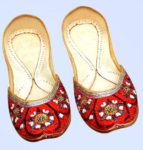 Embroidered Wedding Juttis -cat No. : PR-607, Weight : 100gm