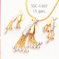 Polished Imitation Pendant Set -04, Packaging Type : Plastic Box