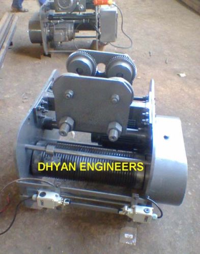 Manual Electric Chain Hoist, For Weight Lifting, Voltage : 110V, 220V