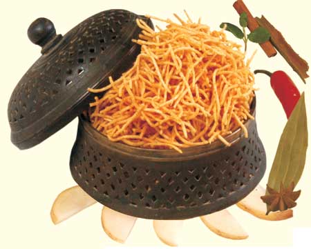 Mashed Potatoes Aloo Bhujia, Color : Golden Brown