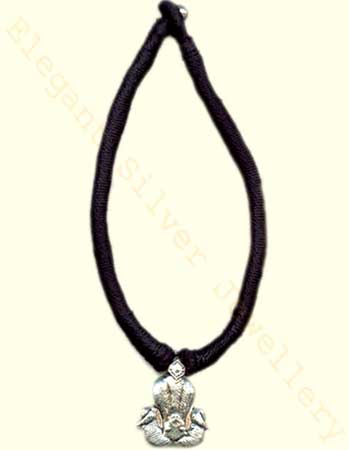 Polished TN-02 Black Thread Necklace Antique Casual Wear