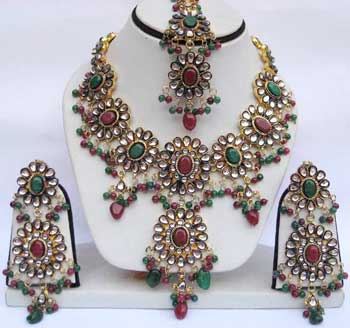 Kundan Gold Necklace Set, Packaging Type : Box