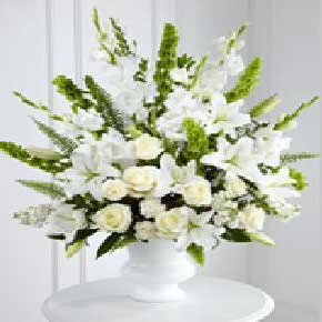 20 White Rose With 20 White Glandules Bunch