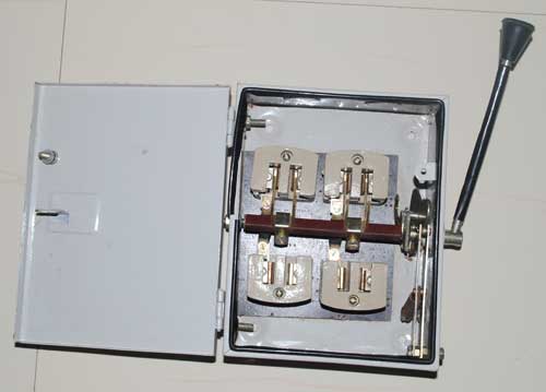 Rectangular Metal Coated Double Pole Changeover Switch, For Power Supply, Feature : Easy To Fit