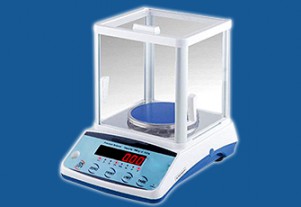 Precision Gold Balance, Capacity : 600gm.