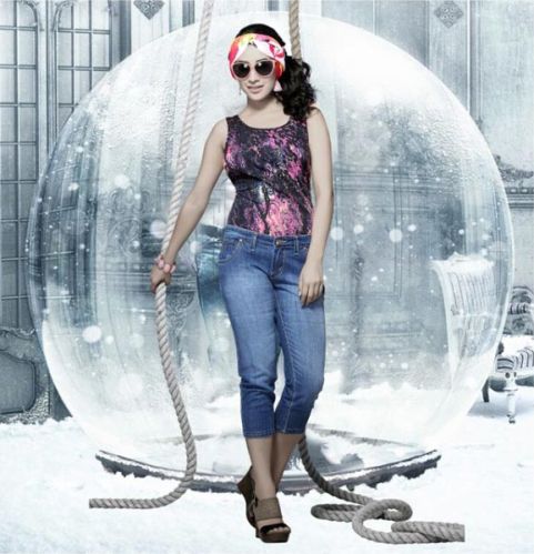 Plain Denim Capri, Feature : Anti-Wrinkle, Comfortable