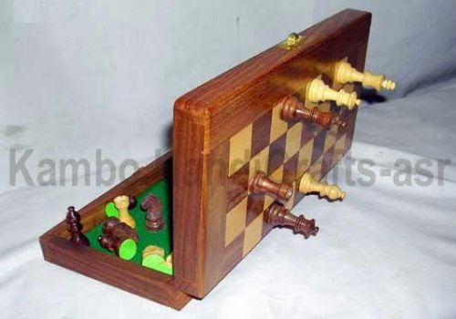 Kambo Handicrafts Wooden Magnetic Chess, Size : 5', 7'. 10', 12'.