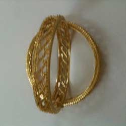 Diamond Studded Gold Bangles 002