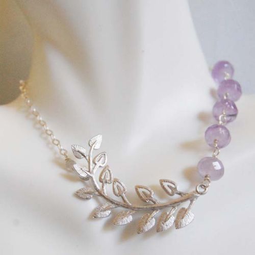 Silver Gemstone Necklace, Feature : Fine Finishing, Shiny Look