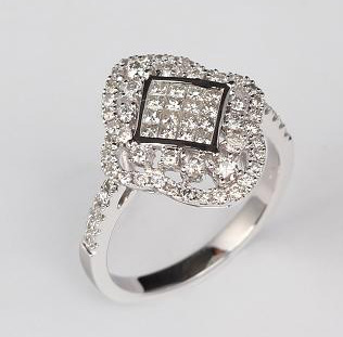 2011 Unique Design 18k Gold Engagement Ring