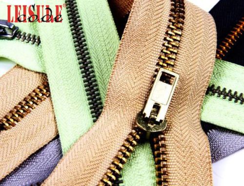 Oem nylon Metal Zipper for Garments, shoes, bags etc...
