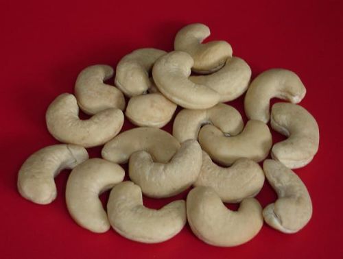 Cashew nuts, Packaging Type : Vacuum-sealed