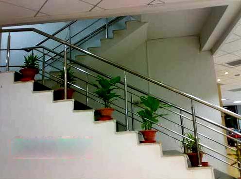 Jindal Round 202 304 316 Polished Stainless Steel Stair Railing, For Staircase Use, Pattern : Plain