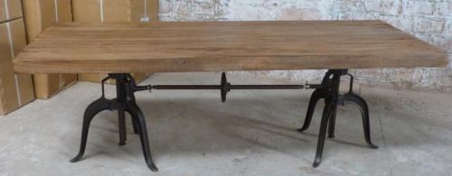 Metal Outdoor Tables, Feature : Attractive Designs, Corrosion Proof, Crack Resistance, Easy To Place