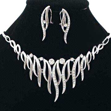 DN-01 Diamond Necklaces, Color : Silver