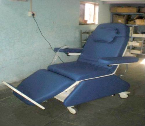 Rectangular Polished Metal ONCO Therapy Chair, For Hospital, Style : Contemprorary