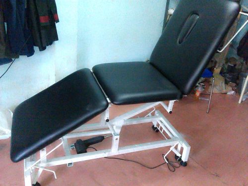 Rectangular Stainless Physiotherapy Table, For Clinic, Hospital, Feature : Best Quality