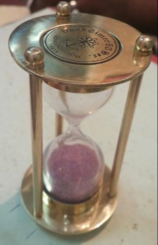 Glass Brass Sand Timer, Feature : Aquracy, Excellent Design, Eye-Catching Appearance, Longer Life