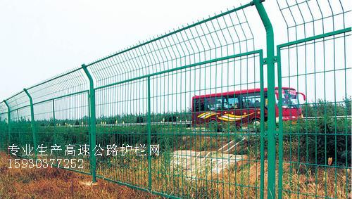 Highway Welded Wire Mesh Fence, Brand Name : DongLong