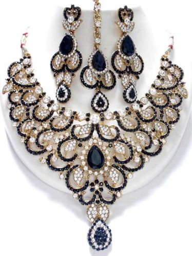 Polished Gold Designer Jewellery Set, Occasion : Festival Wear, Party Wear, Wedding Wear