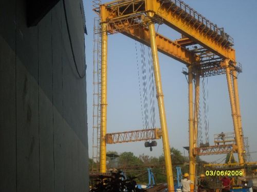 APEX Heavy Duty Double Girder Gantry Cranes, For Vertical Lifting