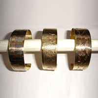 Round Metal Cufflink Bracelets, Occasion : Party, Gift