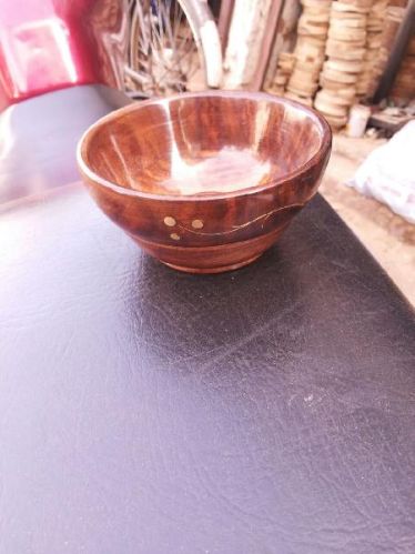 Waseem Round Smooth Wooden Bowls, For Gift Purpose, Hotel, Restaurant, Pattern : Plain