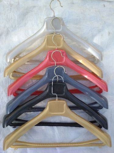 Polished Plastic Suit Hanger, For Durable, Light Weight, Fine Finishing, Overall Length : 18 Inch