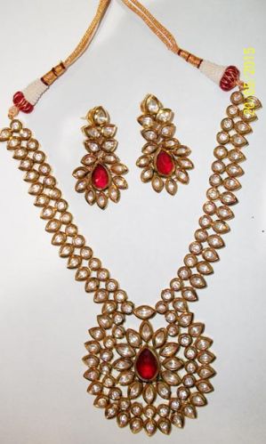 Kundan Necklace Set