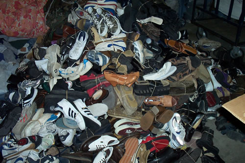 Sports shoes, Material : Mesh Top And Synthetic Sole