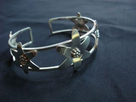 Silver Bangle, Brand Name : Trident