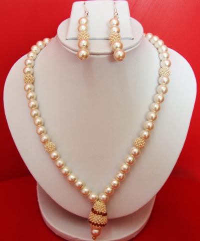 Pearl Necklace Set