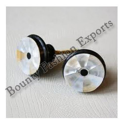 Horn Mop Knobs