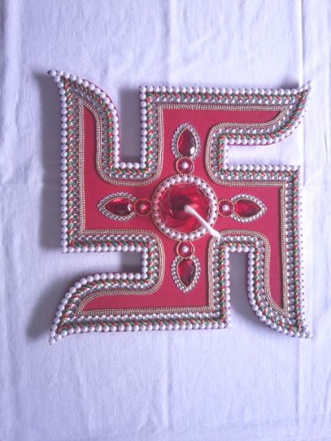 Swastik Wall Hanging, Color : Red / Green