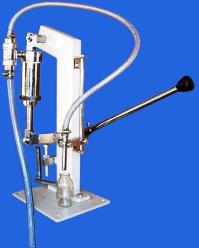 Hand Operated Liquid Filling Machine