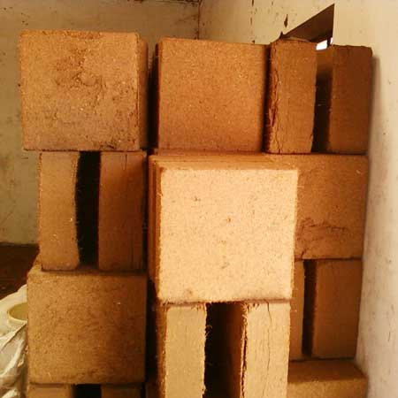Coco Peat Blocks, PH Range : 5.5-6.5 pH