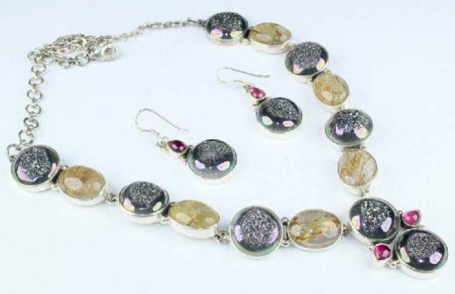 Semi Precious Stone Studded Necklace Set