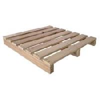 Geetha Timber High Quality Raw Material Wooden Storage Pallets