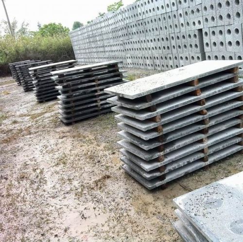Smooth waterproof Forklift PVC Block Pallets, Brand Name : LX